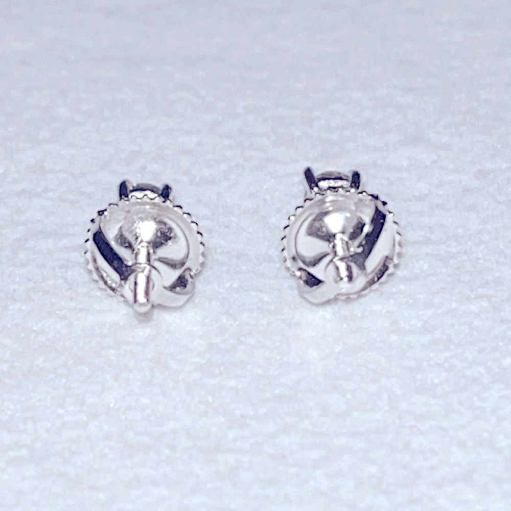 $100 Retail NWT 925 Silver Mossanite Screw Back Earrings - Picture 6 of 7